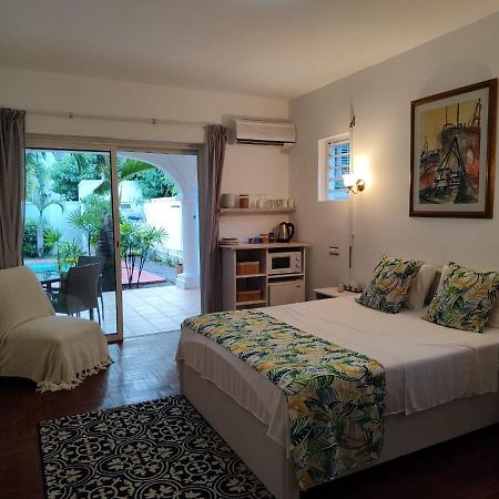 Artists House Apartment Riviere Noire Ngoại thất bức ảnh