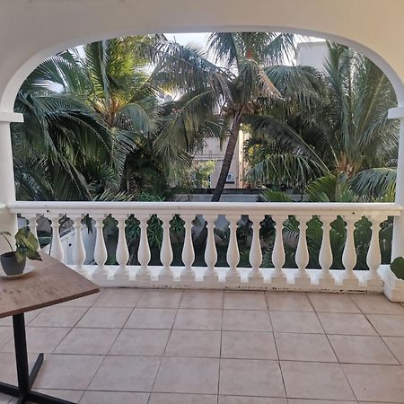 Artists House Apartment Riviere Noire Phòng bức ảnh
