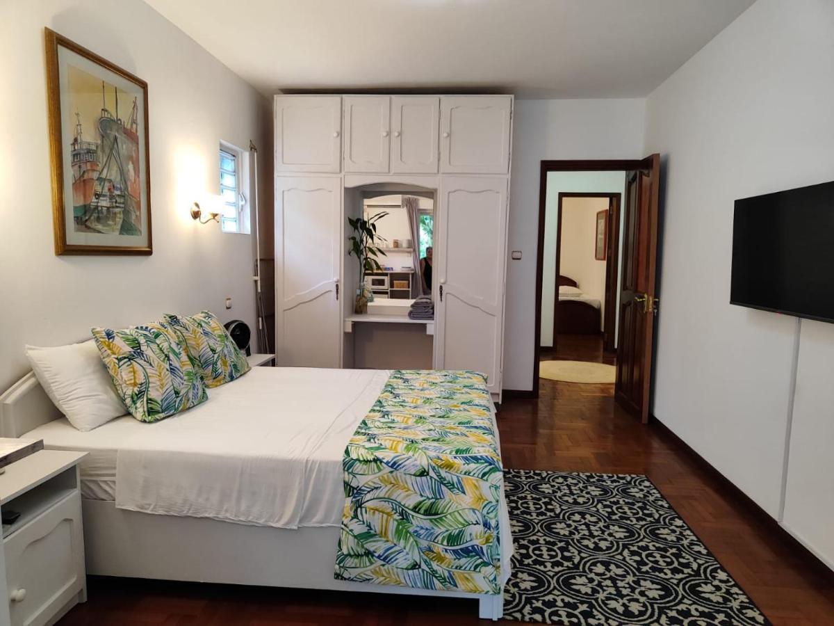 Artists House Apartment Riviere Noire Ngoại thất bức ảnh